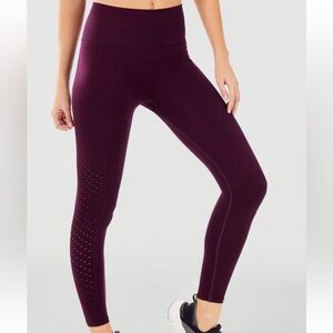 Fabletics Sync Seamless High-Waisted 7/8 Legging